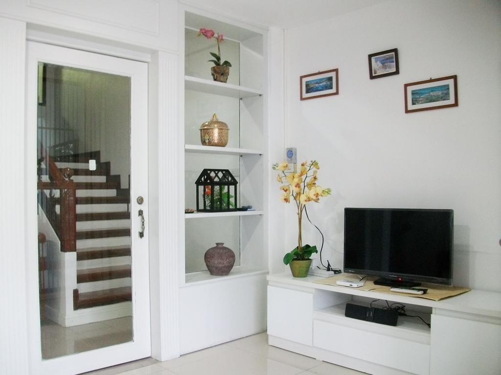 A Joy House - Kaset Nawamin City Bangkok Exterior photo